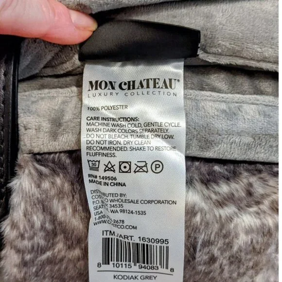 Mon Chateau Luxury Faux Fur Throw, Reversible Grey 60" x 70" + Carry sack - New - Picture 8 of 16